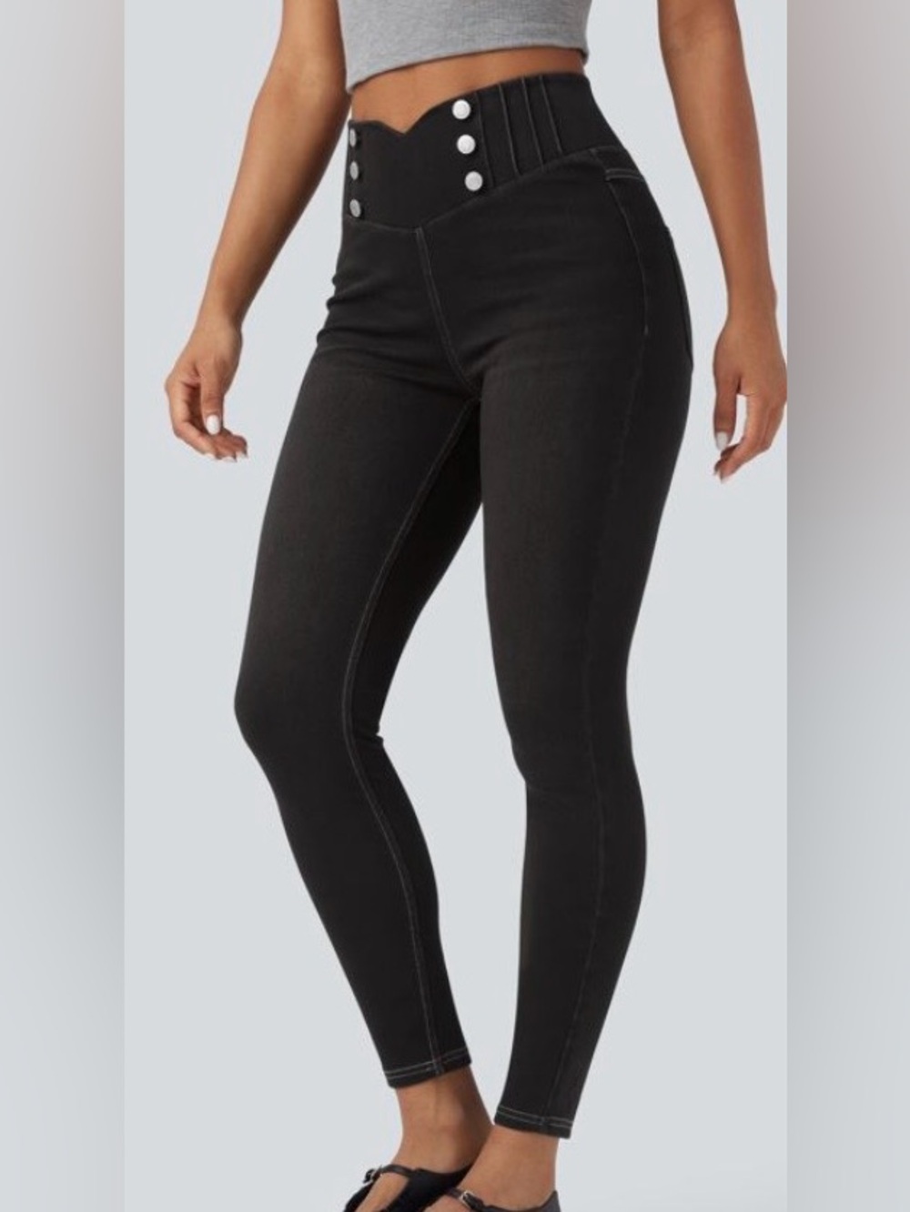 LARGE. HALARA DETAILED BUTTON TUMMY CONTOL DENIUM LEGGINGS